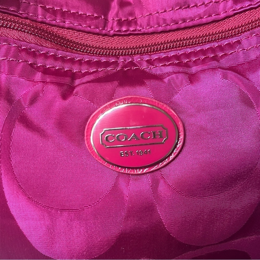 COACH Signature Pink Monogram Weekender Shoulder Bag Snap on Int. Matching Pouch - Picture 11 of 14